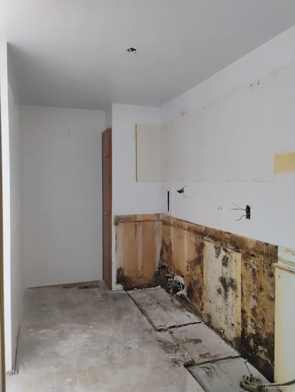22100 Dante Street Oak Park City, MI 48237