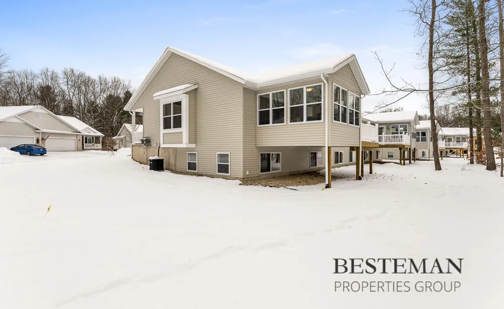 1516 W Addison Way Laketon Township, MI 49445