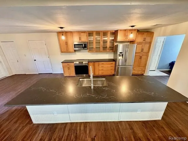 2095 M 140 Benton Harbor City, MI 49022