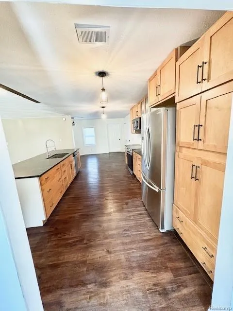 2095 M 140 Benton Harbor City, MI 49022