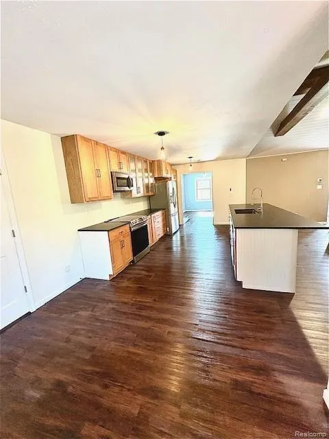 2095 M 140 Benton Harbor City, MI 49022