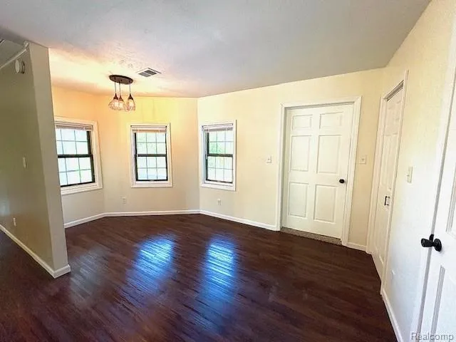 2095 M 140 Benton Harbor City, MI 49022