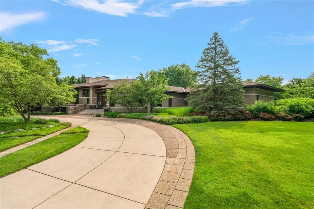 1878 Watermark Drive SE Cascade Charter Township, MI 49546