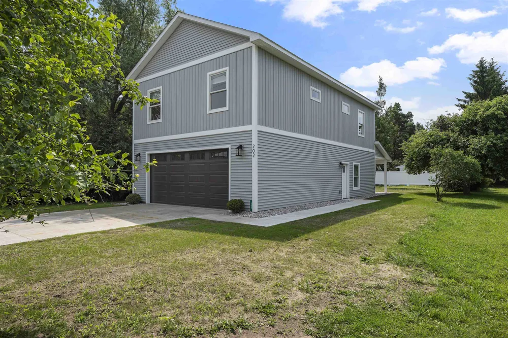 202 W Carpenter Street Charlevoix Township, MI 49720