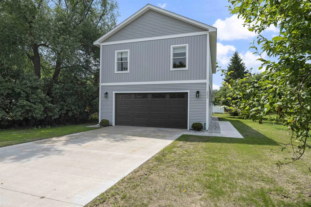 202 W Carpenter Street Charlevoix Township, MI 49720