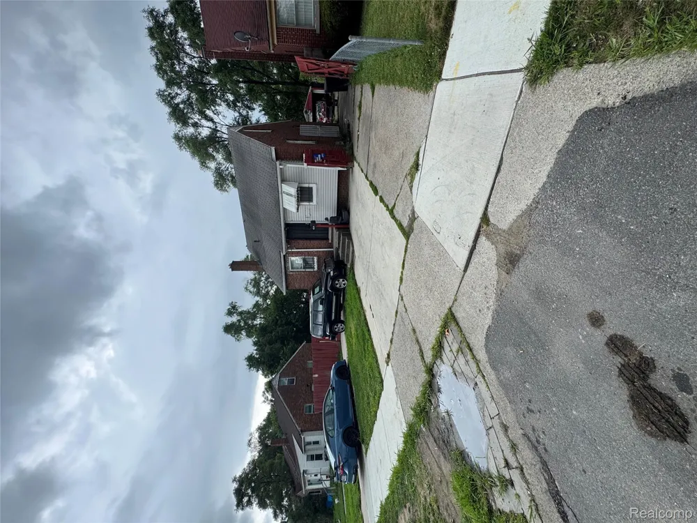 13469 Dwyer Street Hamtramck City, MI 48212