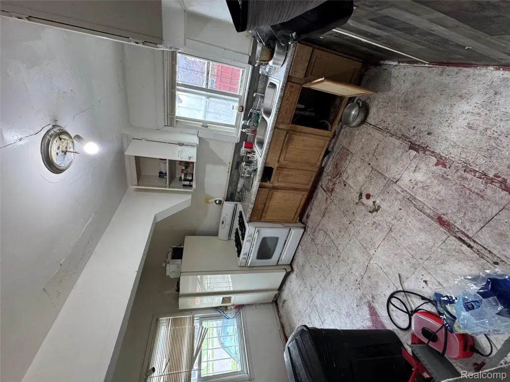 13469 Dwyer Street Hamtramck City, MI 48212