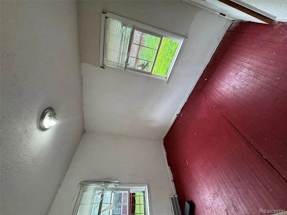 13469 Dwyer Street Hamtramck City, MI 48212