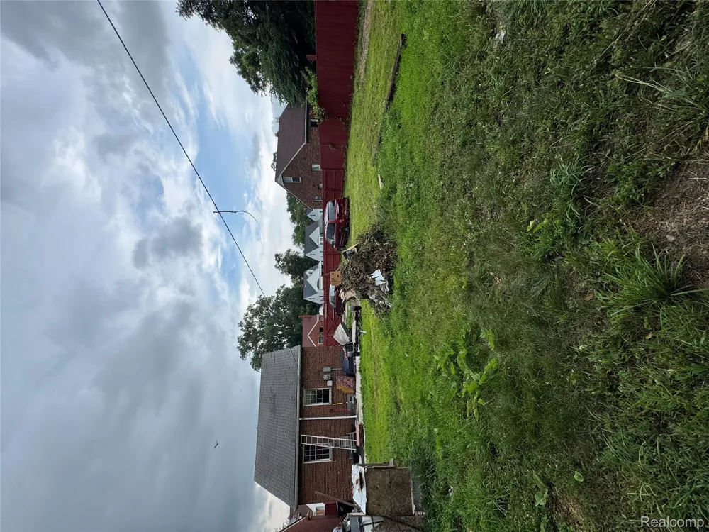 13469 Dwyer Street Hamtramck City, MI 48212
