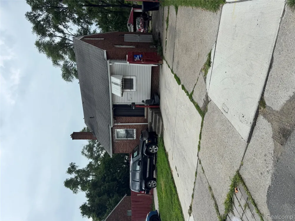 13469 Dwyer Street Hamtramck City, MI 48212