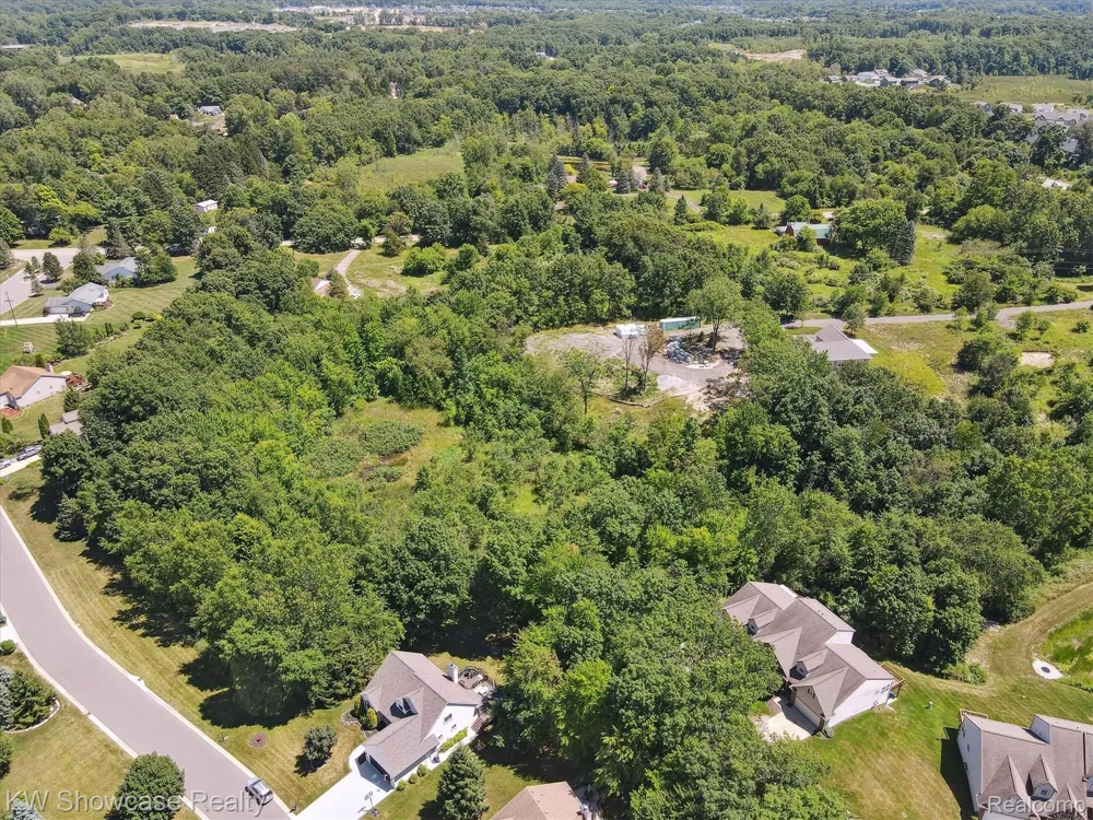1657 Frech Lane Oceola Township, MI 48843