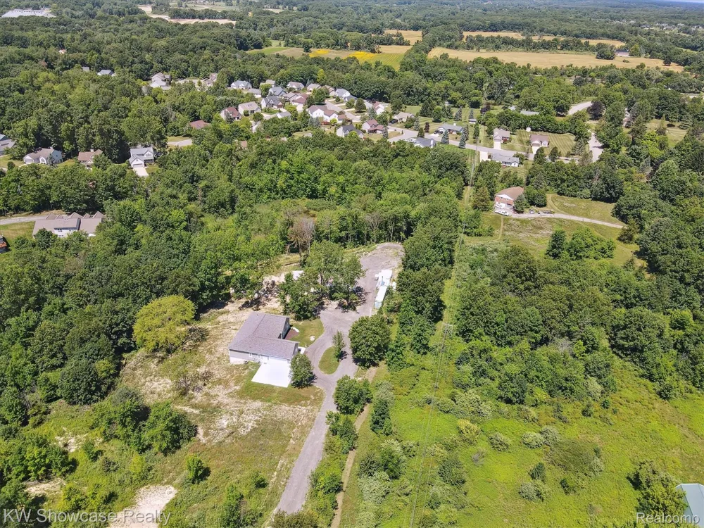 1657 Frech Lane Oceola Township, MI 48843