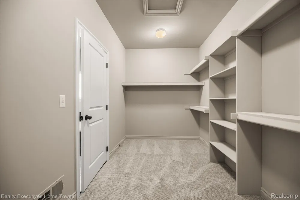 35962 Cascade Drive New Baltimore City, MI 48047
