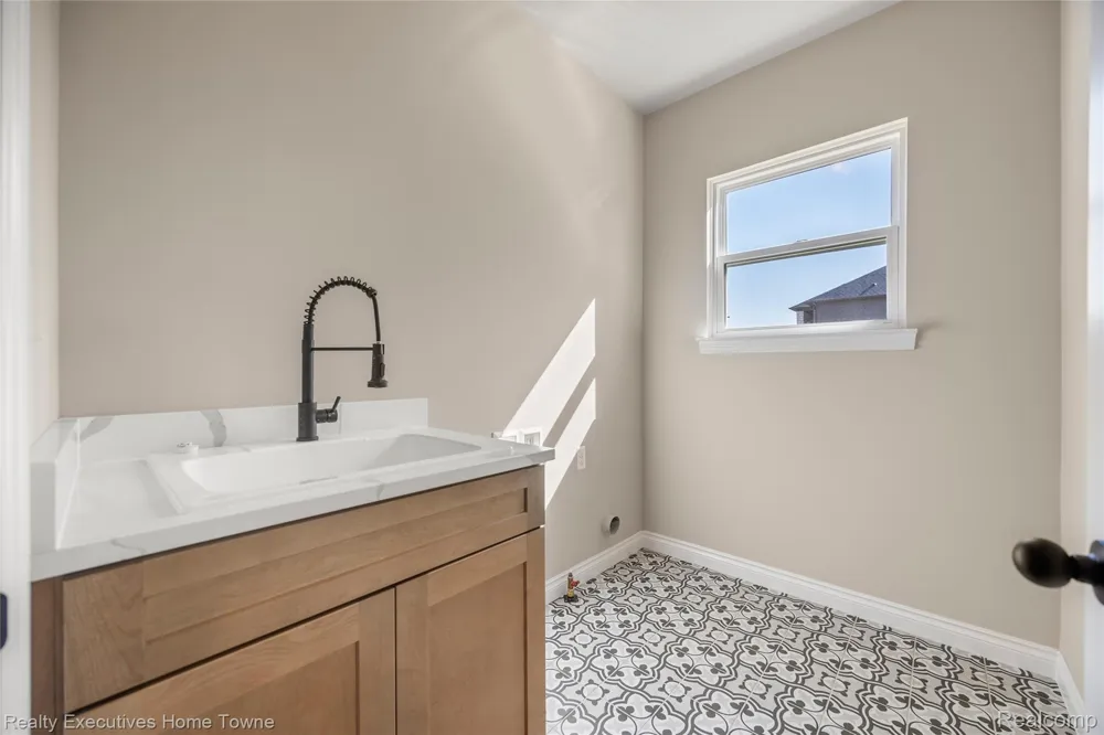 35962 Cascade Drive New Baltimore City, MI 48047