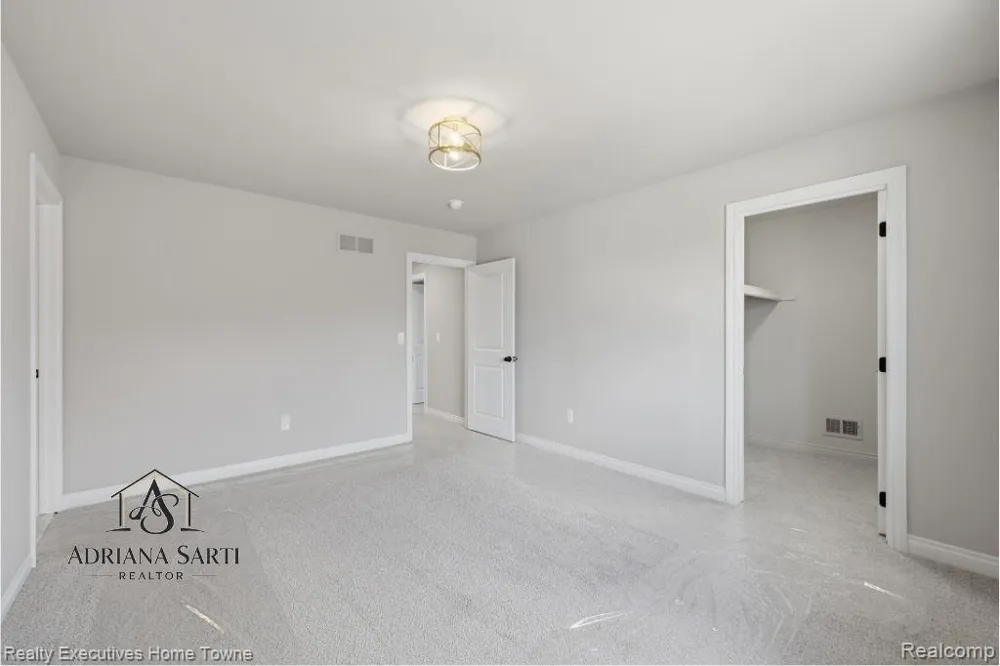 35962 Cascade Drive New Baltimore City, MI 48047