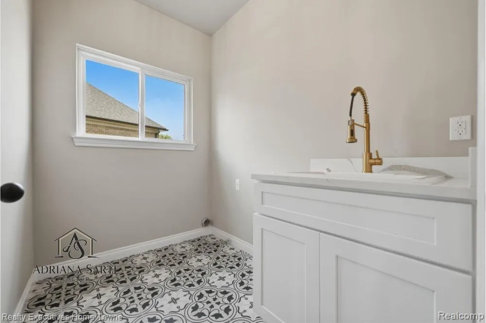 35962 Cascade Drive New Baltimore City, MI 48047