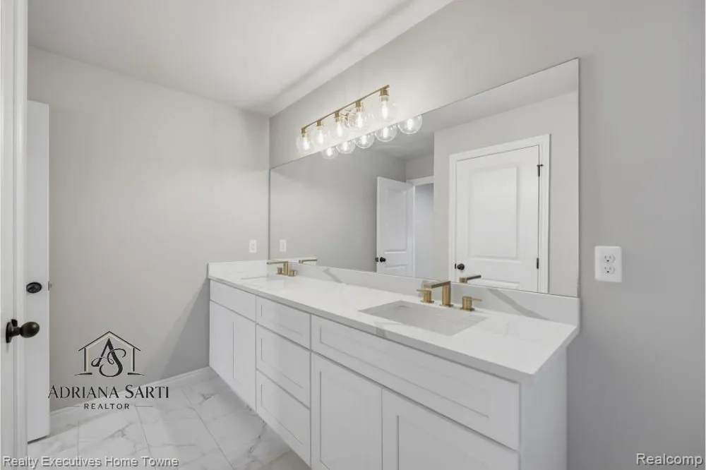 35962 Cascade Drive New Baltimore City, MI 48047