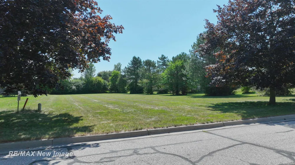 Maplewoods Drive West Drive Saginaw Charter Township, MI 48603