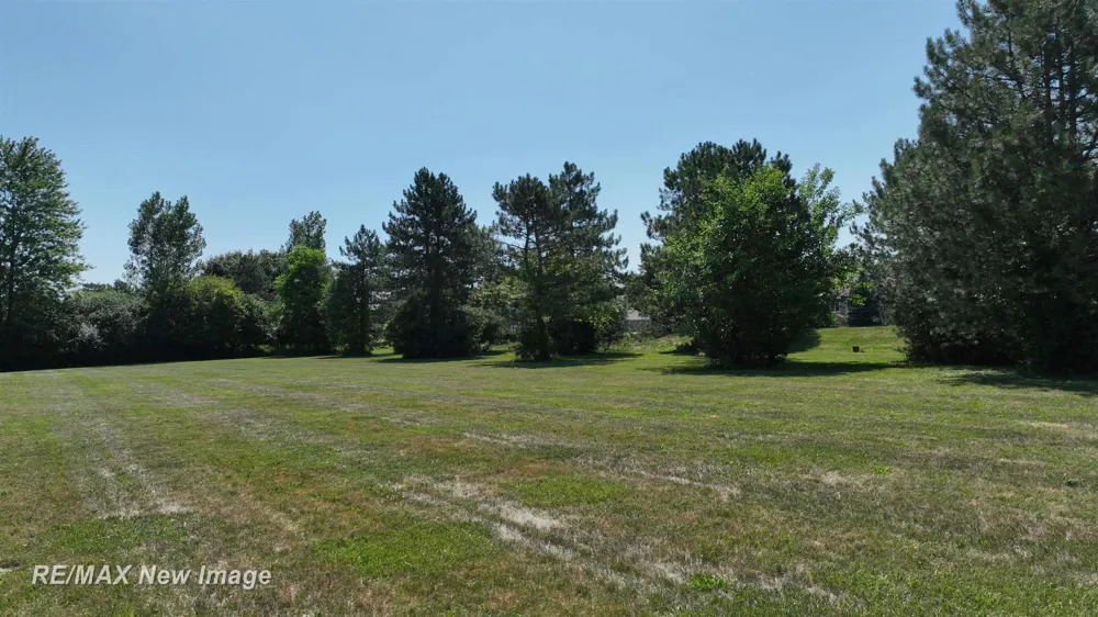 Maplewoods Drive West Drive Saginaw Charter Township, MI 48603