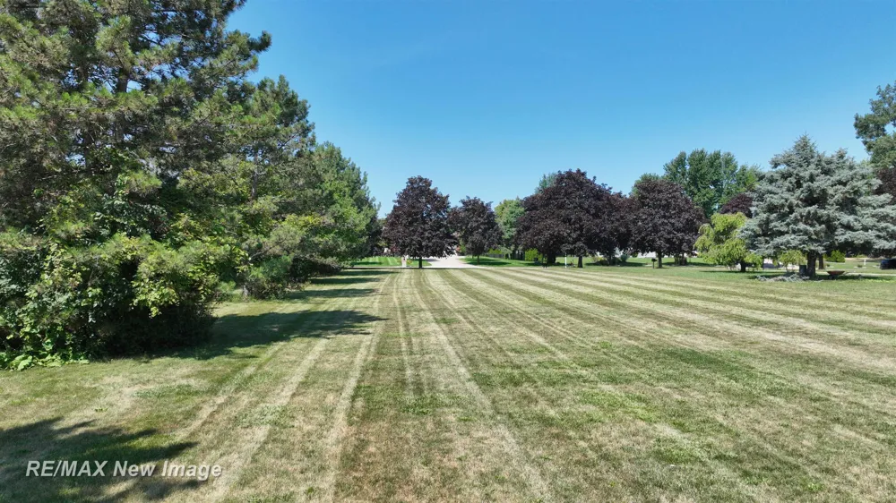 Maplewoods Drive West Drive Saginaw Charter Township, MI 48603