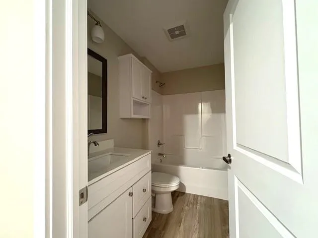 3792 Woodgate Drive East Bay Township, MI 49686