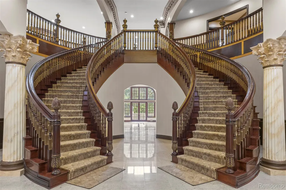 18585 Sheldon Road Northville City, MI 48168