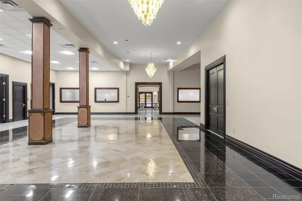 18585 Sheldon Road Northville City, MI 48168