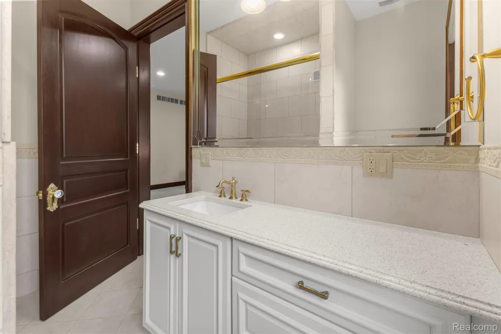 18585 Sheldon Road Northville City, MI 48168