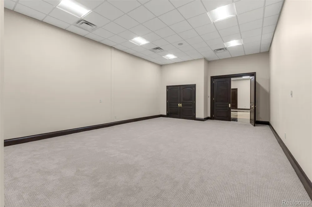 18585 Sheldon Road Northville City, MI 48168