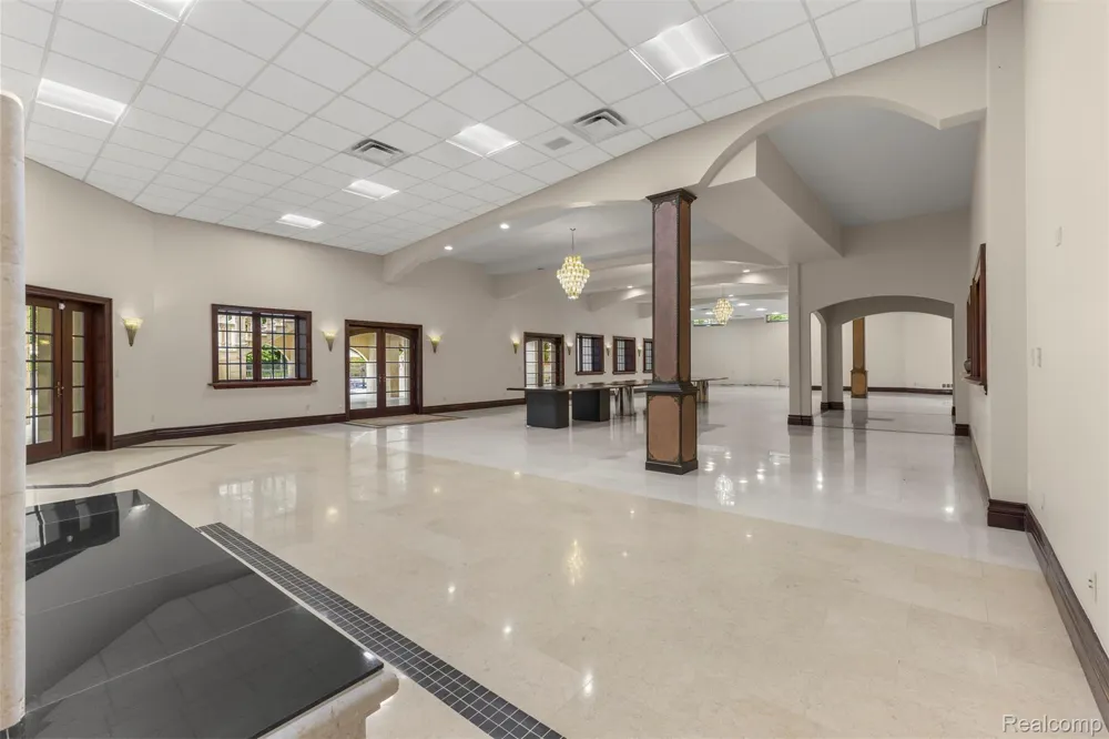 18585 Sheldon Road Northville City, MI 48168