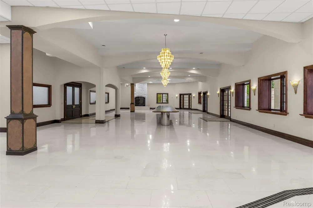 18585 Sheldon Road Northville City, MI 48168