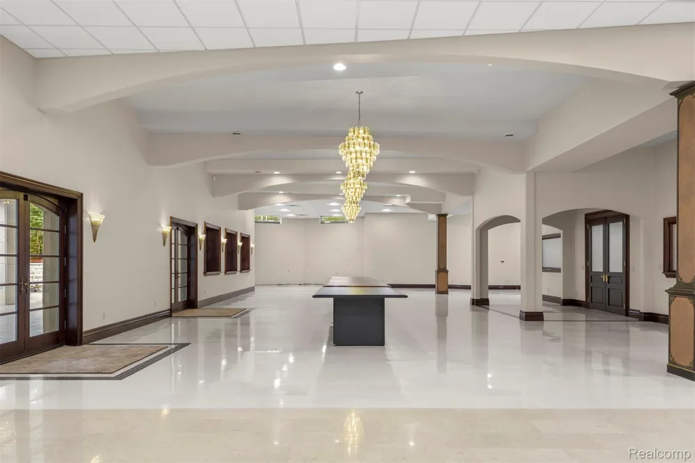 18585 Sheldon Road Northville City, MI 48168