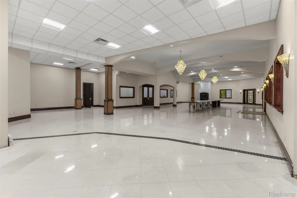 18585 Sheldon Road Northville City, MI 48168