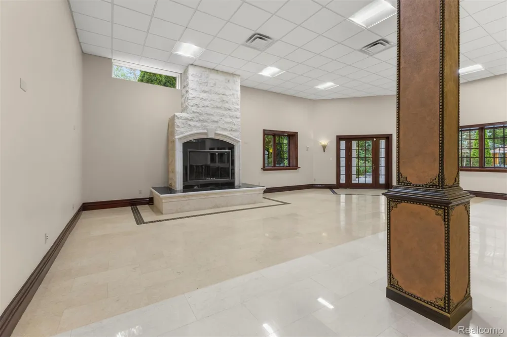 18585 Sheldon Road Northville City, MI 48168