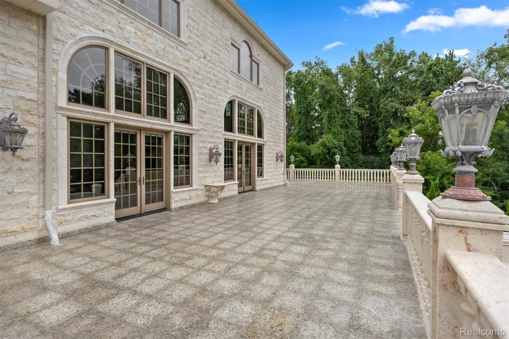 18585 Sheldon Road Northville City, MI 48168
