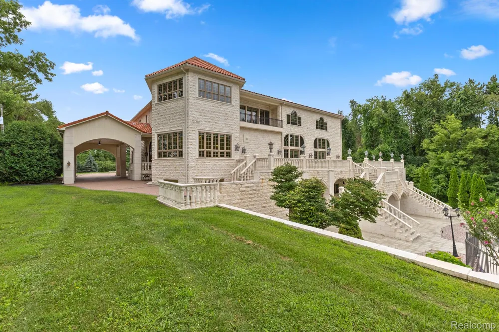 18585 Sheldon Road Northville City, MI 48168