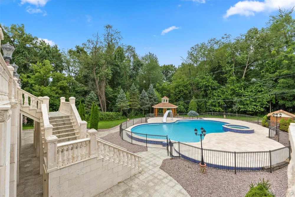 18585 Sheldon Road Northville City, MI 48168