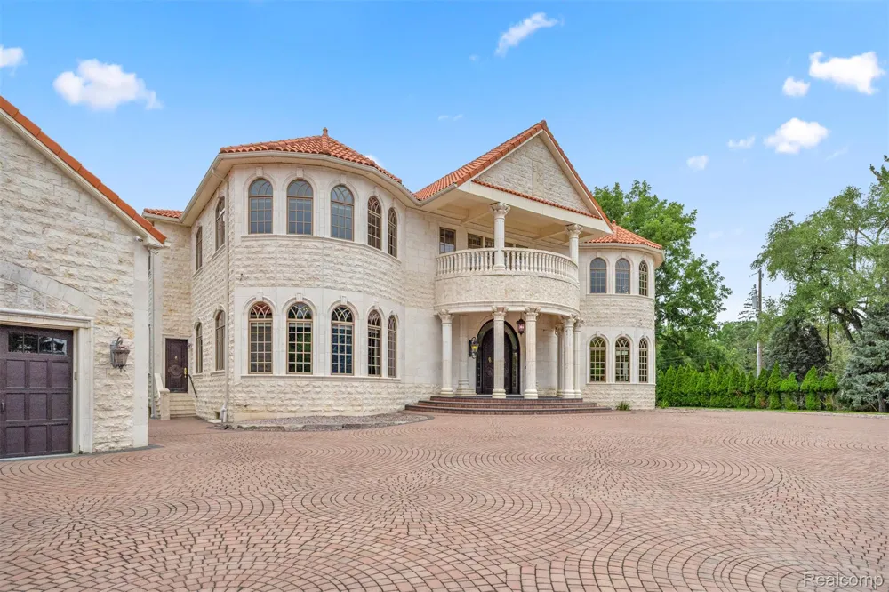 18585 Sheldon Road Northville City, MI 48168