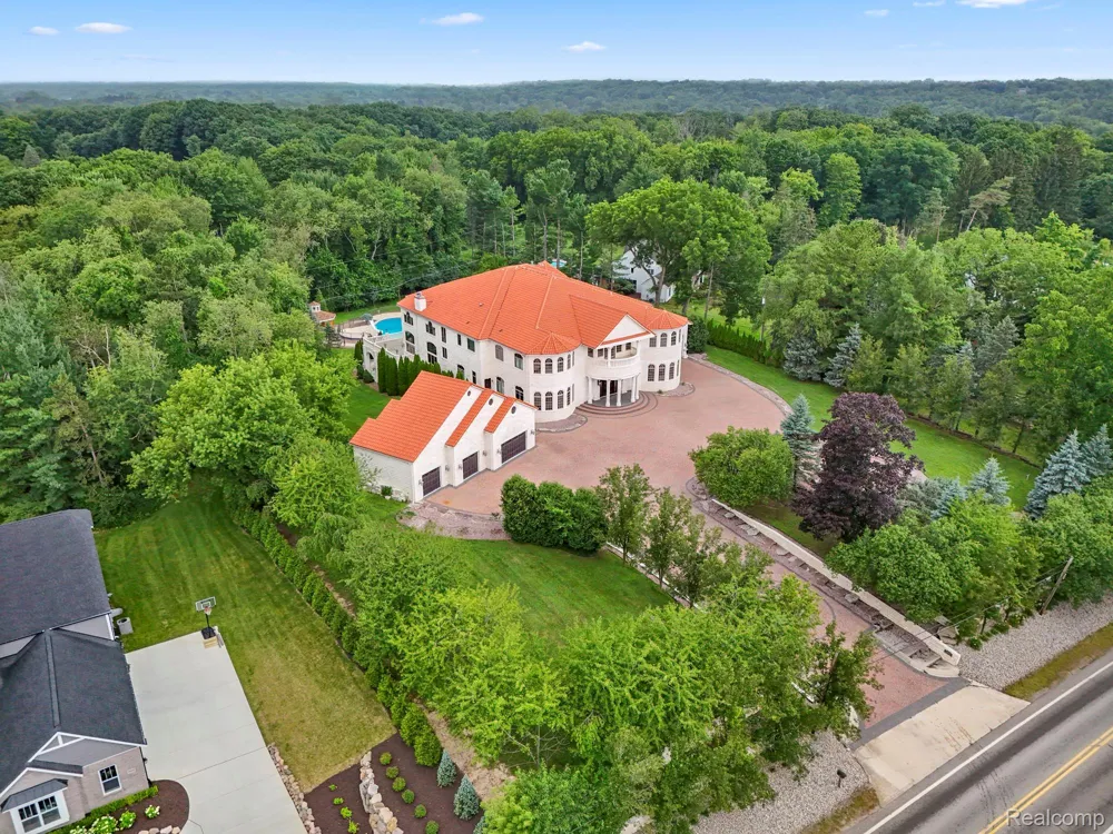 18585 Sheldon Road Northville City, MI 48168