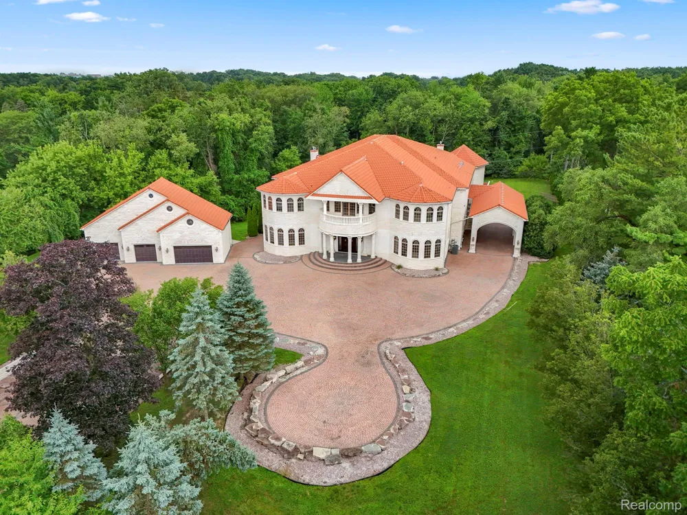 18585 Sheldon Road Northville City, MI 48168