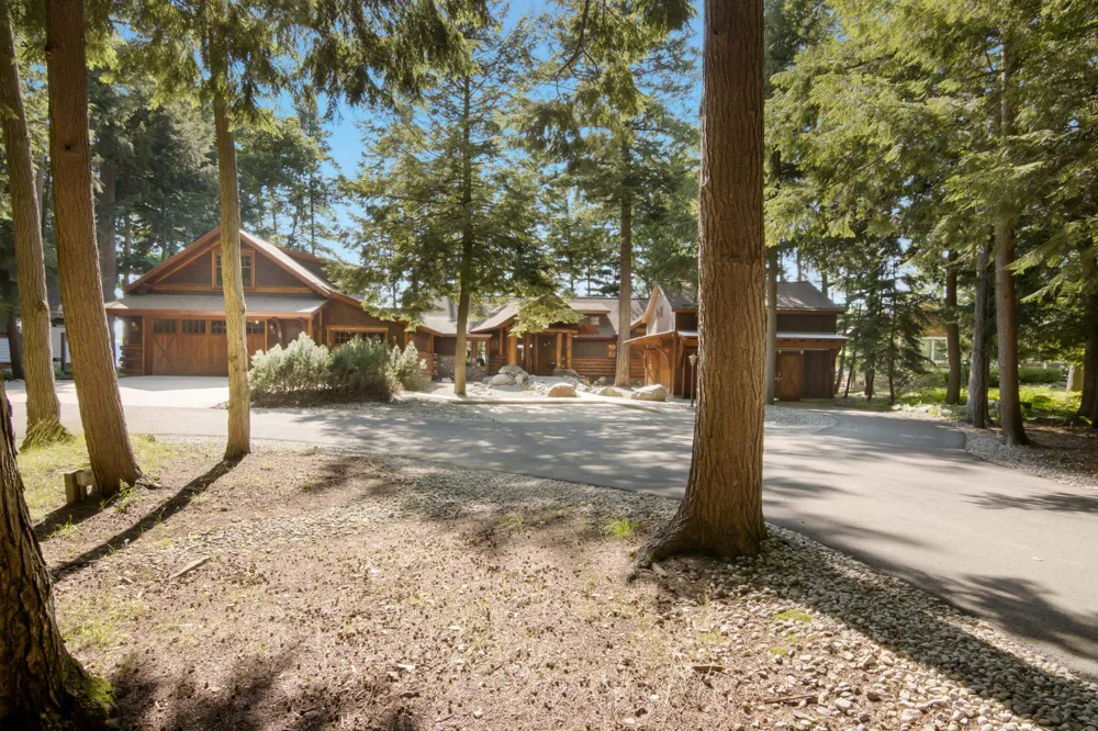 8739 Skegemog Point Road Whitewater Township, MI 49690