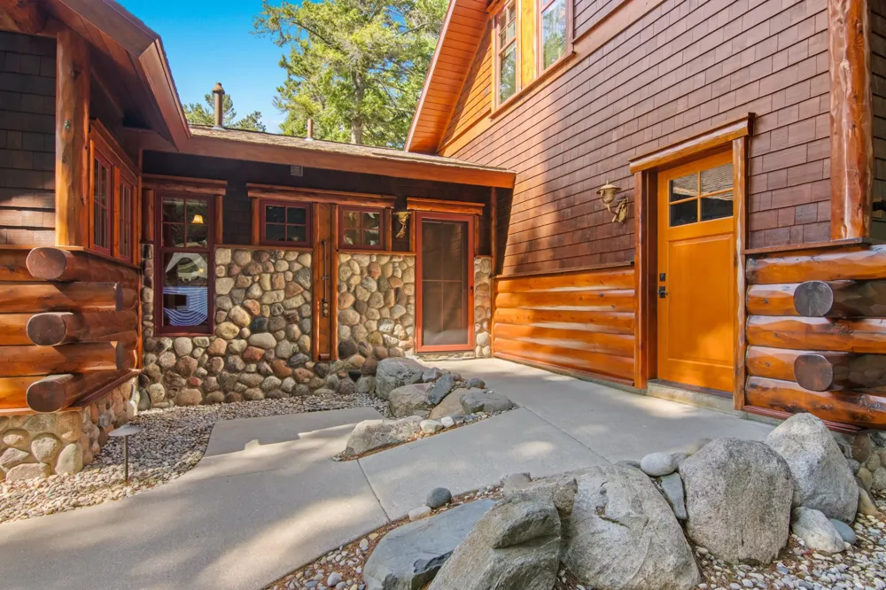 8739 Skegemog Point Road Whitewater Township, MI 49690