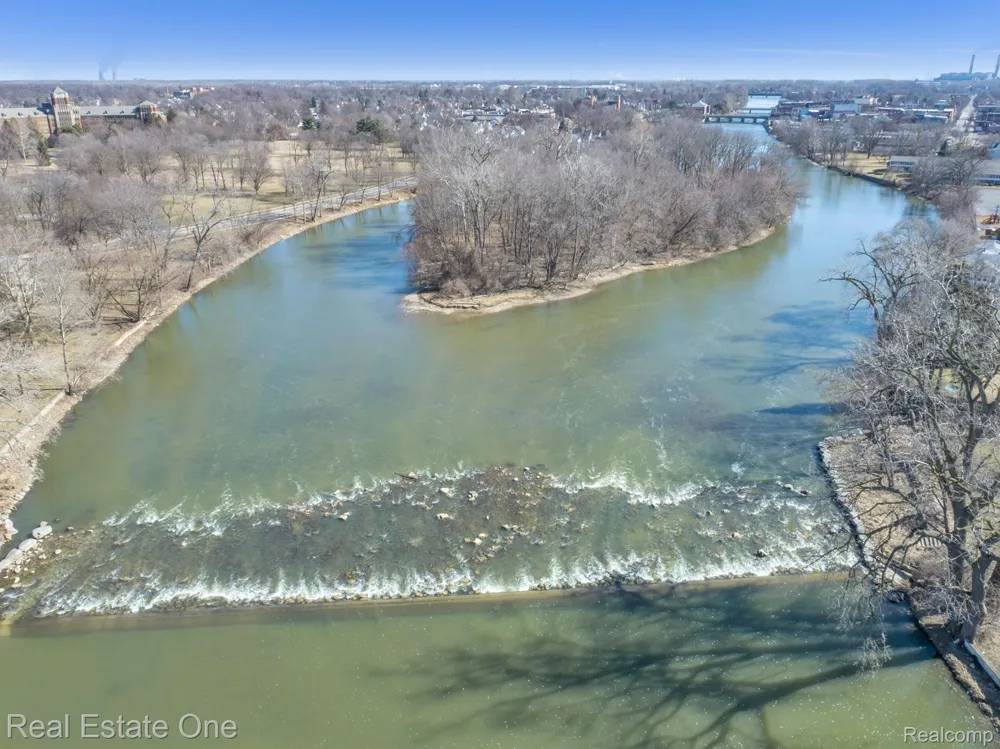 50 Virginia Drive #10 Monroe City, MI 48162