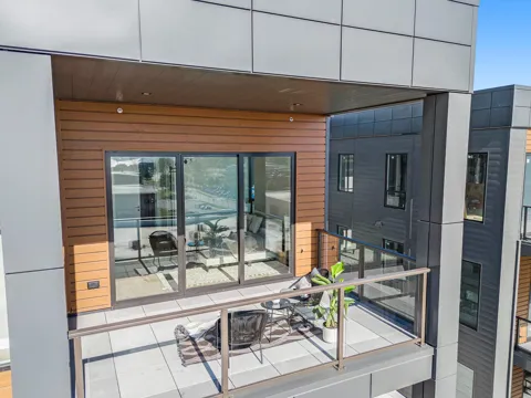 159 S River Avenue #403
