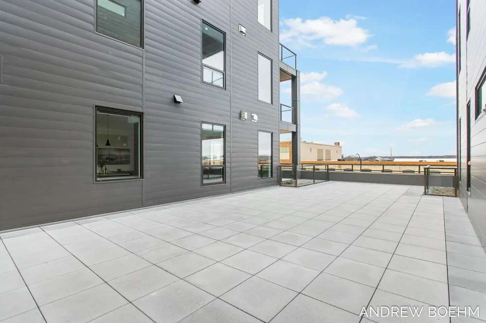 159 S River Avenue #403 Holland City, MI 49423