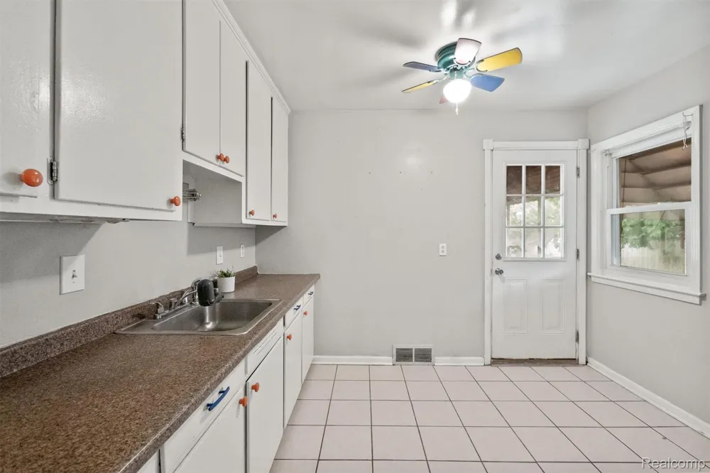 19580 Brady Street Redford Charter Township, MI 48240