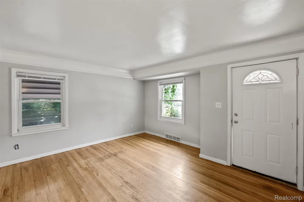 19580 Brady Street Redford Charter Township, MI 48240