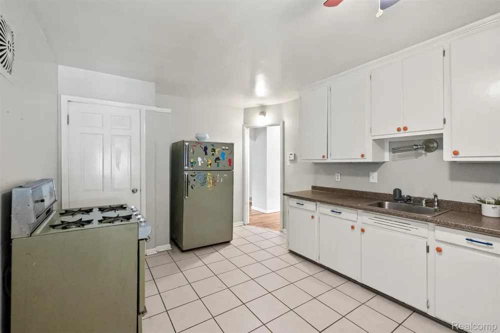 19580 Brady Street Redford Charter Township, MI 48240