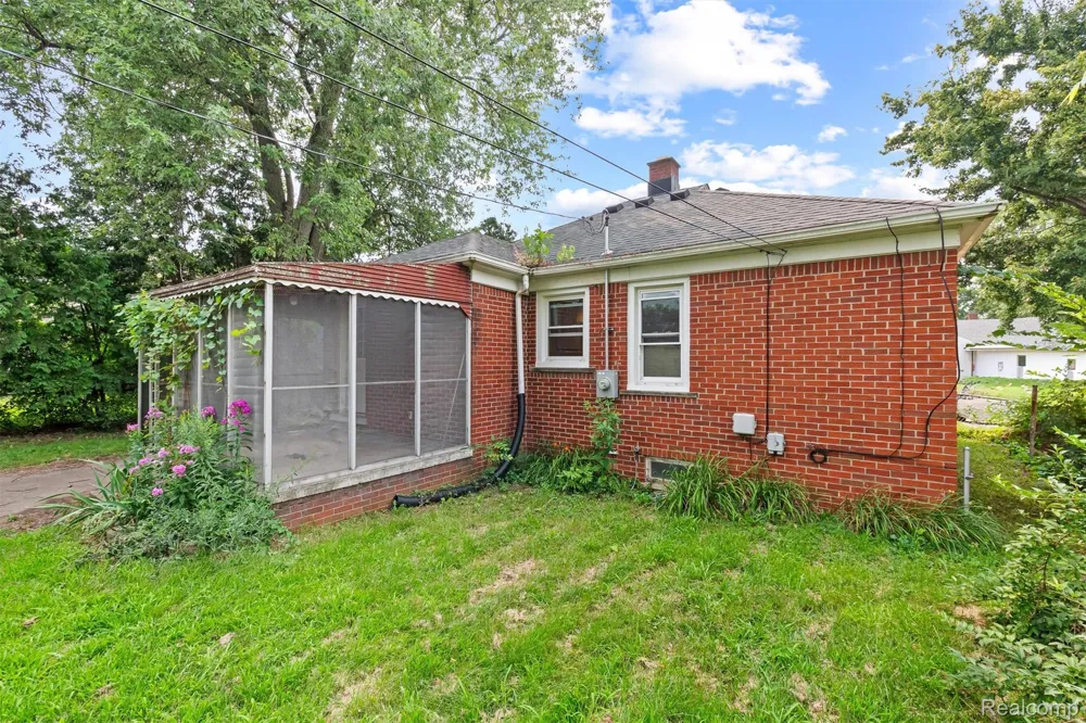 19580 Brady Street Redford Charter Township, MI 48240