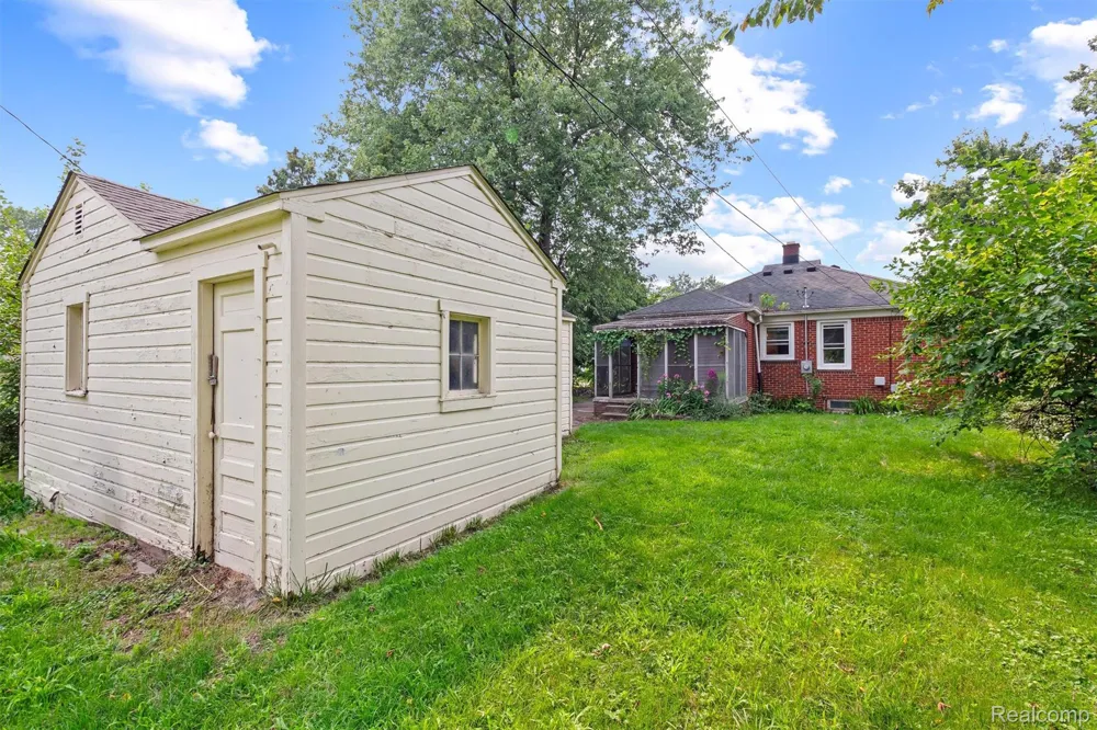 19580 Brady Street Redford Charter Township, MI 48240